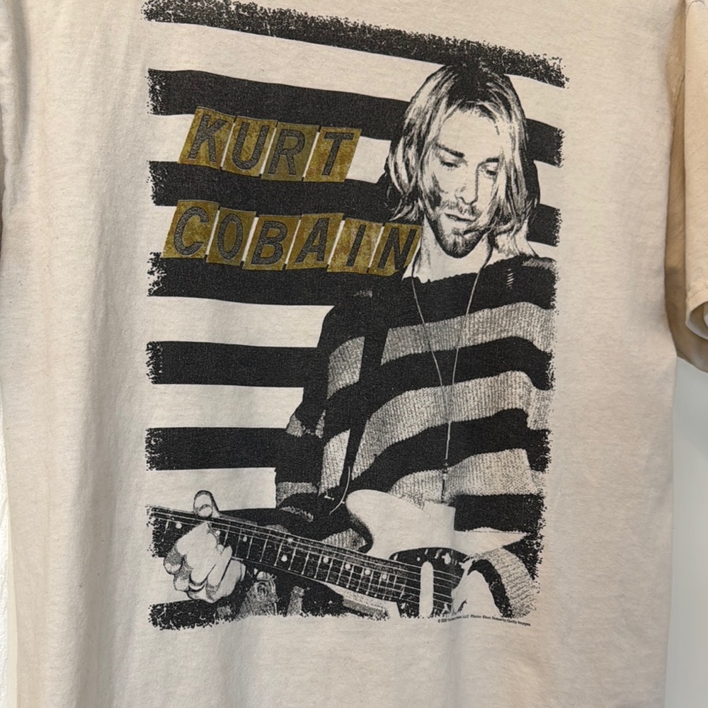 Kurt Cobain Graphic T-Shirt with Musician Print
